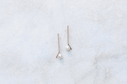akari earring.