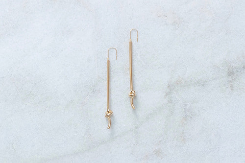 tome earring.